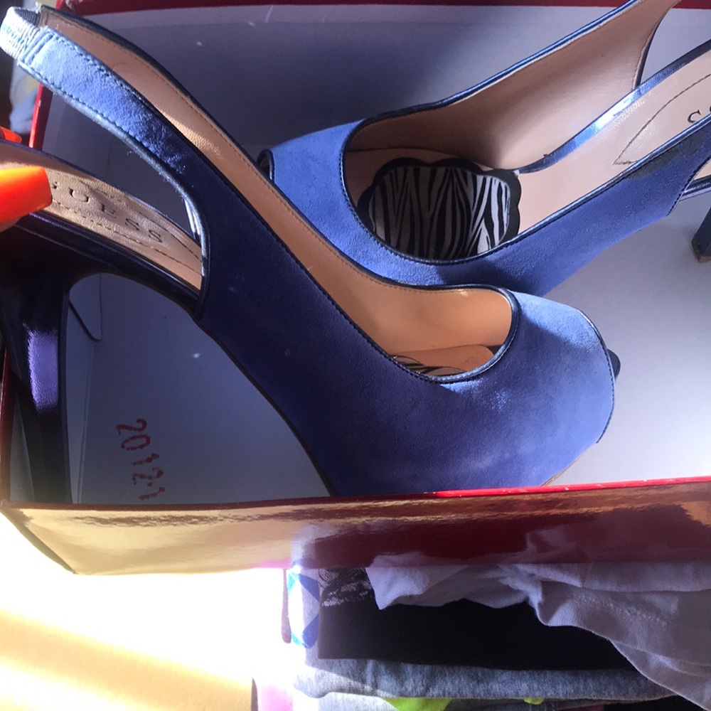 Guess Heel